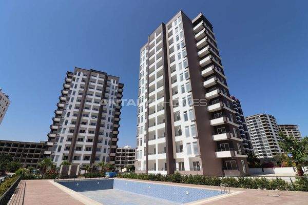 Apartments within Walking Distance of Beach in Mersin Tomuk