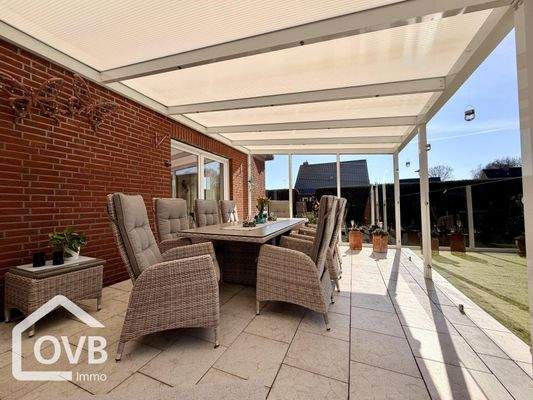 Terrasse, überdacht - hinteres Haus