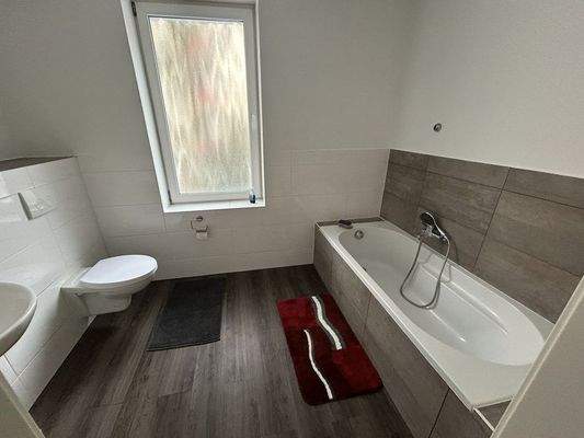 Das Wannenbad mit Fenster