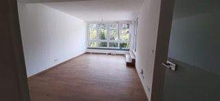 Zimmer DG_Zugang Loggia.jpeg