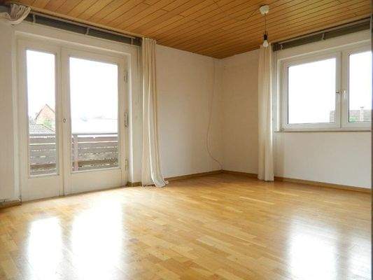 Zimmer im OG mit Balkonzugang 