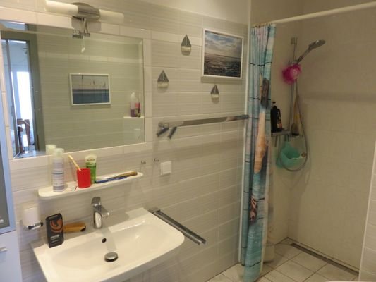Bad 2 mit Dusche
