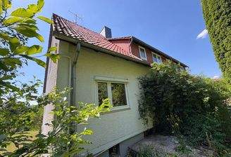 Vorder- und Seitenansicht