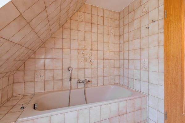 Wannenbad Dachgeschoss 