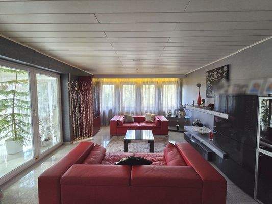 Heller Wohnbereich mit viel Platz OG