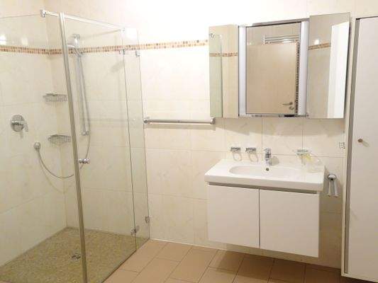 Badezimmer WO2 1.OG li.JPG