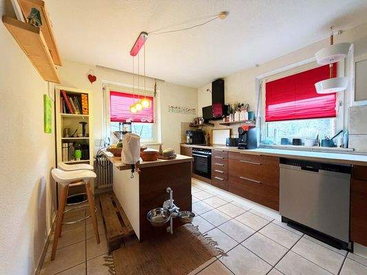 EG Küche: Funktionaler Kochbereich mit Stauraum