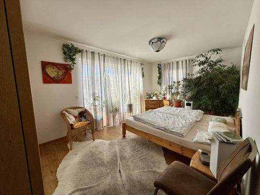 Wohnhaus EG: Schlafzimmer