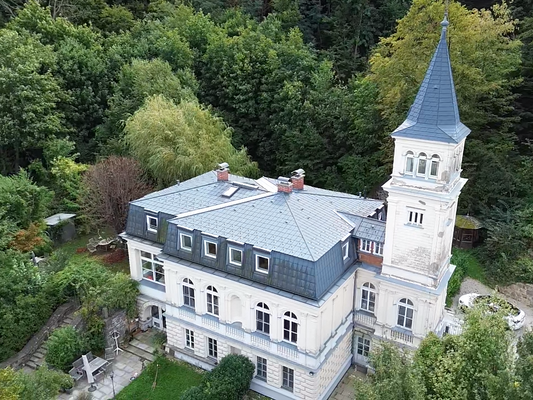 Aussenaufnahme - Dachgeschoßwohnung in Grau
