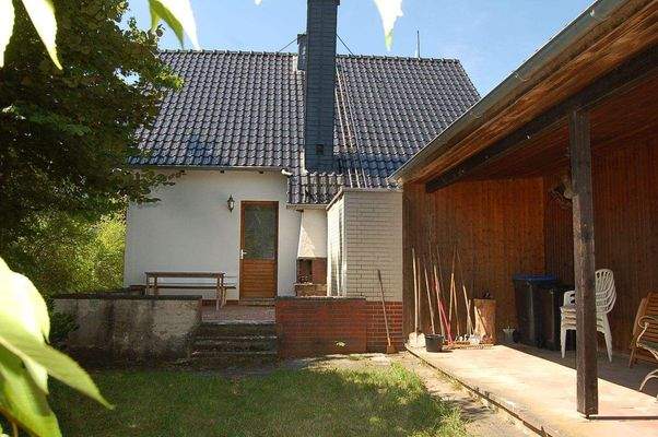 02 Rückseite mit Terrasse.JPG