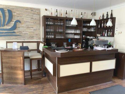 Gastraum und Theke