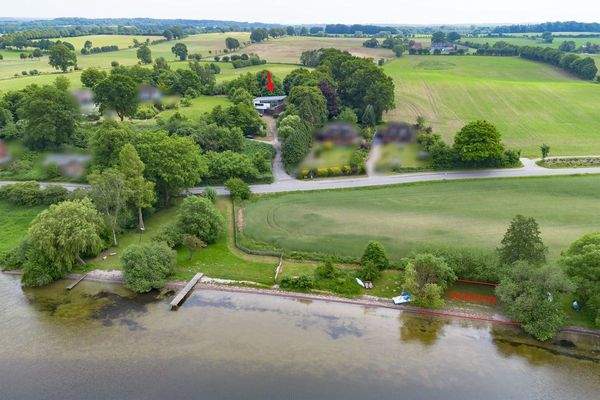 Zugehörig: Wassergrundstück