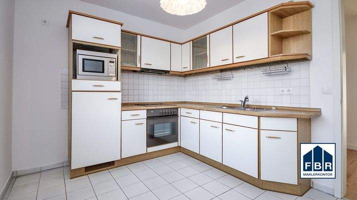 Küche mit Einbauküche