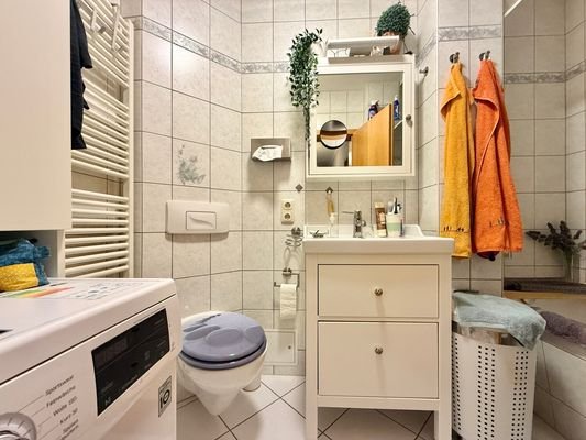 Bad mit Wanne