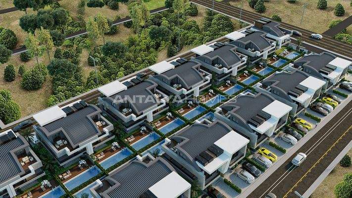 4-Bedroom Triplex House with Pool and Garden in Belek