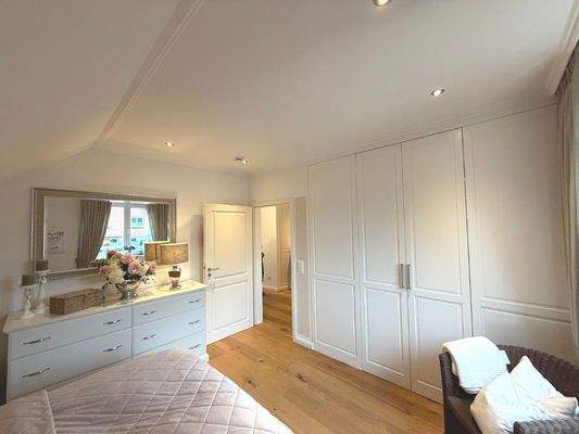 das gemütliches Schlafzi. mit begebarem Schrank