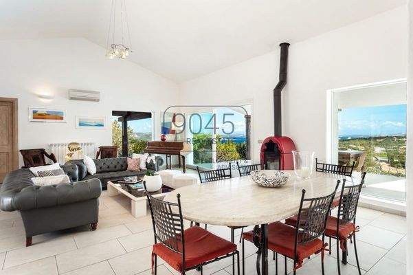 Exklusive Villa mit Meerblick, Pool und Dependance in Arzachena – Sardinien