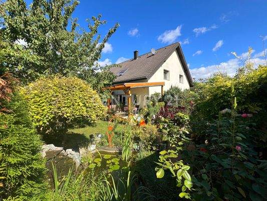 Wunderschön angelegter Garten