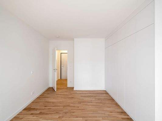 Helles Zimmer mit Parkett