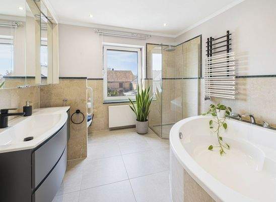 OG Badeoase Nr.2 KI möbliert