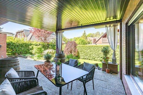 Terrasse und Garten 