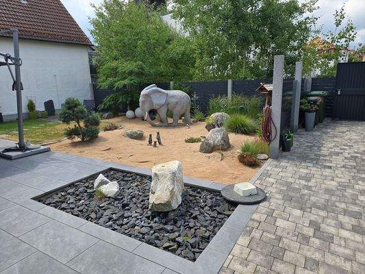 3 Garten mit Jacuzzi (Vorbereitet)