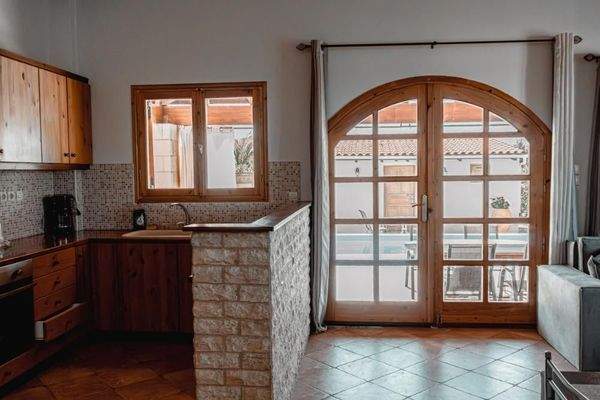 Kreta, Roumeli: Wunderschöne Villa auf dem Land