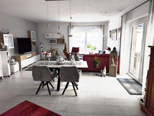 Wohnzimmerblick v. Küche