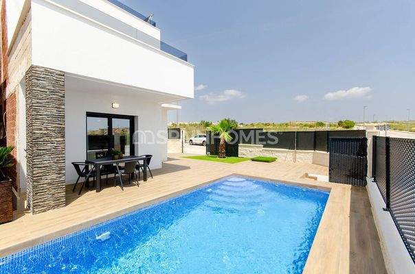 Spacious Detached Villa with Private Pool in Bigastro, Orihuela