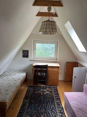 Altbau: Spitzboden Zimmer 2