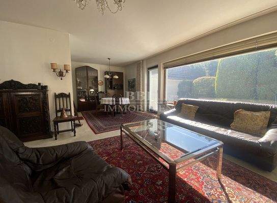 Heller Wohn-/Essbereich