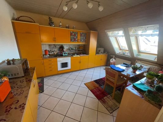 Küche DG ( EBK bleibt drin ) 
