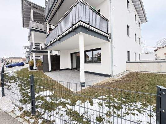 Terrasse mit Gartenanteil