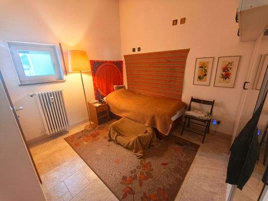 GRI Hof 235 Schlafen 1.jpg