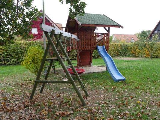 Spielgeräte im Garten