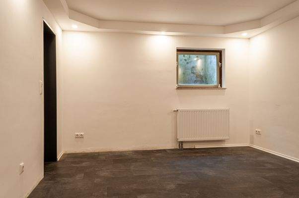 18330 Schlafzimmer UG