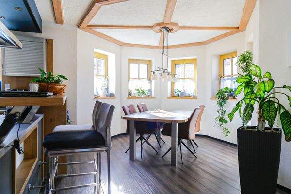 Küche mit Essbereich