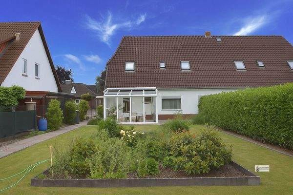 Hausanblick von Gartenseite