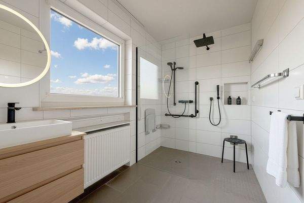 Badezimmer mit virtueller Renovierung