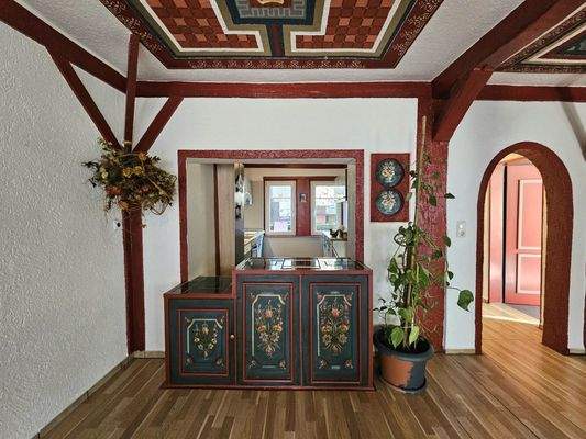 2. OG: Essbereich mit Durchreiche zur Küche