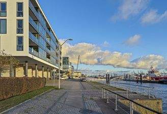 Direktlage an der Elbe mit unverbaubarem Blick