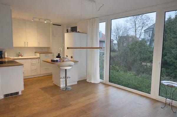 Essbereich mit Blick ins Grüne