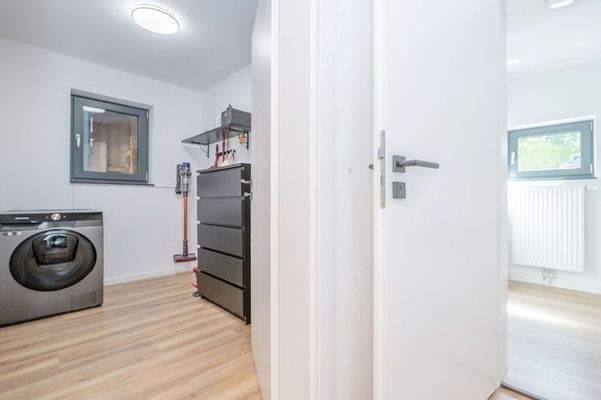 Hauswirtschaft / Büro EG