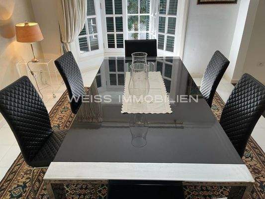 Offenes Speisezimmer