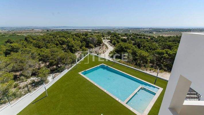 Detached Villas with Sea Views in Alicante San Miguel de Salinas