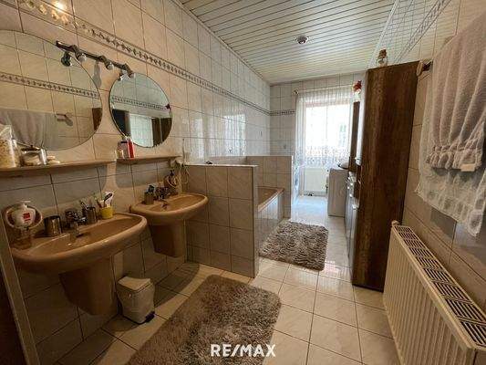 Wohnung 1 - Badezimmer