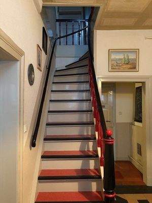 Treppe ins Obergeschoss
