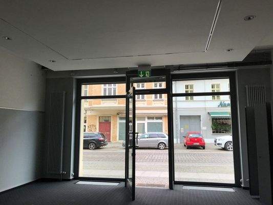 Eingangsbereich barrierefrei, Schaufensteransicht