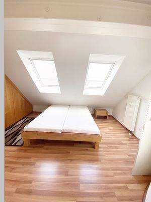 Schlafzimmer mit Einbauschrank