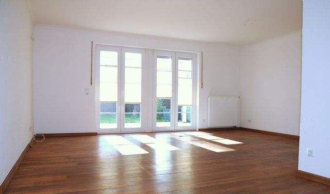 Wohnzimmer unmöbliert